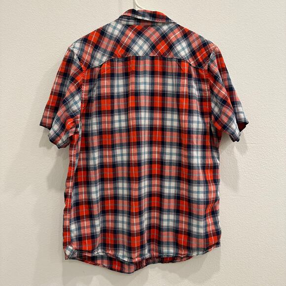 The North Face Mens Large Red Plaid Shirt Short Sleeve ButtonUp Camping Gorpcore - Picture 2 of 8